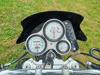Triumph speed triple 955 - 19