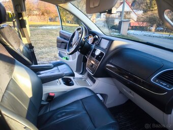 Chrysler Town and Country STOWN 3,6 Benzín 211 Kw - 19