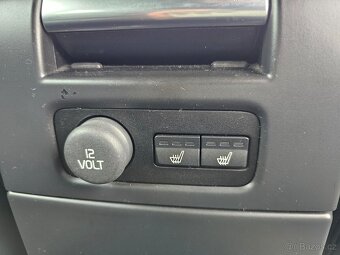 VOLVO XC70 2016 2.0D4 133kW SUMMUM,TEMPOMAT,VÝHŘEVY,SERVISKA - 19