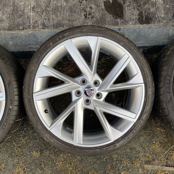 VEGA R18 letní pneu 205/40/18 - 19