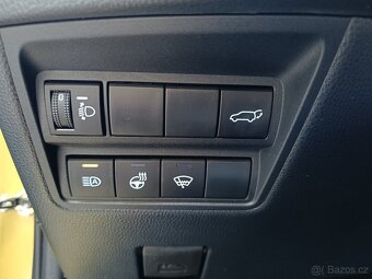 Toyota Yaris Cross Hybrid 4x4 rok 2021, najeto: 34.122 km - 19
