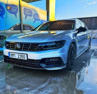 Logo znak VOLKSWAGEN cierne leskle / cervene - 19