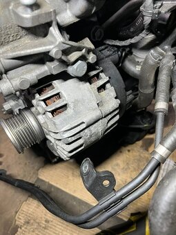 Náhradní díly z motoru 2.0 TDI 140kW - 19