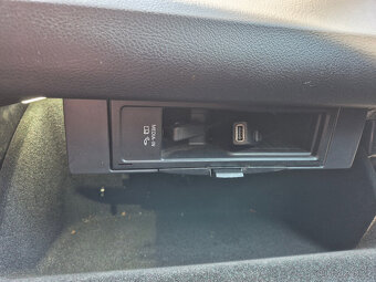 VW Passat B7 Variant 2.0TDI 103kw,DSG,tažné,alcantara,2011 - 19