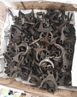 Originální nové díly z vojenského depozitu klika vačka válce - 19