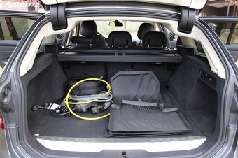 BMW Řada 3, BMW 330e xDrive Touring, v ČR - 19