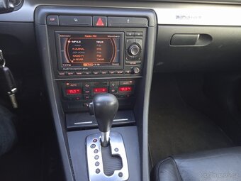 AUDI A4 AVANT B7 3,0TDi150kw,4X4,,AUTOMAT/F1,NAVI,XENONY,ALU - 19