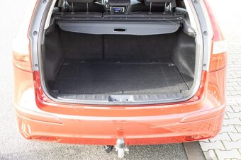 Hyundai i30 CW 80kW (2011) - 19