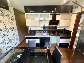 Kompletně vybavený byt po rekonstrukci - 4+1 s lodžií (užitn - 19