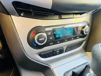 FORD FOCUS 2.0 TDCi COMBI ALU KOLA, DIGI KLIMA, VYHŘEV SEDAD - 19