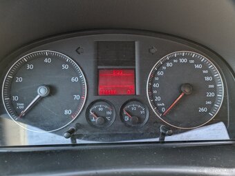 Volkswagen Touran, 1.6 FSI, 85kW, 7 míst. - 19