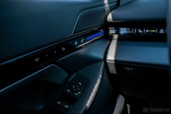 BMW Rad 5 Touring 540d xDrive 210kw v ZÁRUKE - 19