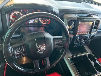 DODGE RAM 5.7 HEMI   4X4 model roku 2015 - 19