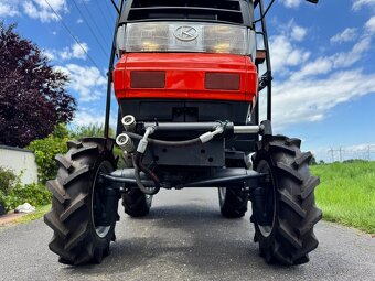 Japonský traktor KUBOTA GL 21 Diesel 3 válec, 21HP - 19