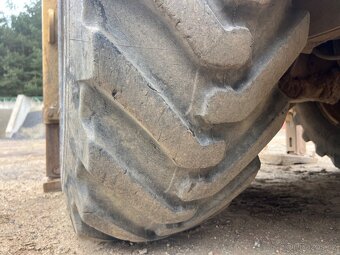 CATERPILLAR 428 E 4X4 - 19