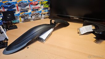 Doplňky ke kolu - helma, lahve - 19