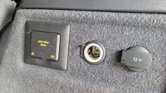 VW Touareg 3,0 TDi 165kW 24v V6 4x4 Individuál - 19