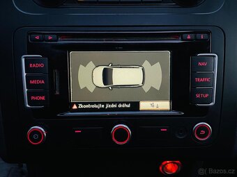 Volkswagen Touran 2.0TDI VÝHŘEV SERVISKA SENZORY PANORAMA - 19