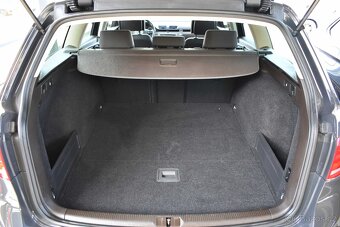 Volkswagen Passat 2.0 TDI COMFORTLINE DSG TAŽNÉ - 19