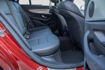 Mercedes-Benz E trieda Kombi 220 d 4MATIC A/T - 19