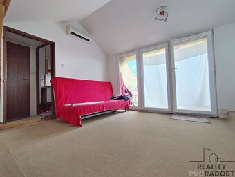 Prodej trojgeneračního domu, pozemek 1122 m2 - 19