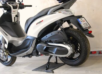 Piaggio Beverly 350 ABS + ASR - 19