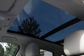 Touareg R-Line/ Black / Webasto/ TZ / Servis / DPH / 2021 - 19