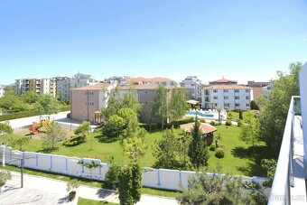 Prostorný apartmán 2kk s výhledem na bazén, jen350m od pláže - 19