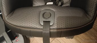 Set dvou autosedaček od narození až do 18kg cca 4-5let - 19