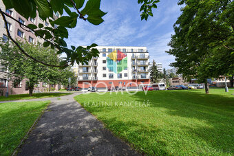 Pronájem moderního 3+kk, 83 m2 s garážovým stáním v centru B - 19