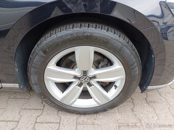 VW Passat B8 2.0TDI 140kW DSG 82tkm Matrix Tažné ACC Keyless - 19