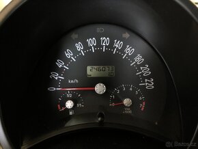 VOLKSWAGEN NEW BEETLE 1.6 MPI - 19