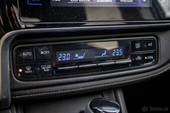 Toyota Corolla sedan 1.6 Ececutive - 19