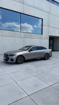 BMW 520d M Paket G60 197PS Alu 21” Hudba Bowers Max výbava - 19