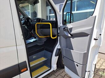 Volkswagen Crafter 2.0 TDI BUS + pro 4 invalidy, odpočet DPH - 19