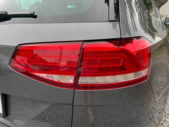 Volkswagen Passat 2,0 TDi 140kW DSG R-Line - 19