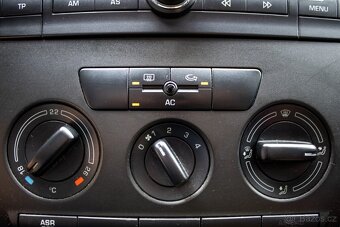 Škoda Octavia 1.6 MPI Ambiente - 19