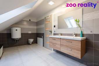 Prodej rodinného domu 353m2, pozemek 772m2 - 19