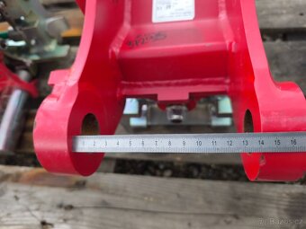 Naklápěcí rychloupínák pro 2-3t bagr - 19