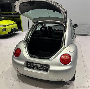 Volkswagen New Beetle, 2.0 Benzin Ojeté, 7/2000, 153 400 km - 19