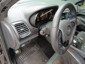 Jeep Grand Cherokee - 19