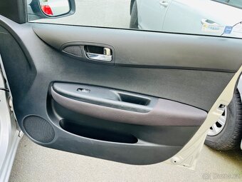 HYUNDAI i 20 1.2 i BENZÍN 57 kW NAJETO JEN 92 TIS KM - 19