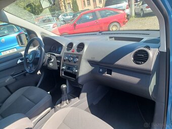 VW Caddy 1.6 TDI, bez koroze, klima, tažné - 19