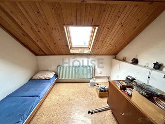 Prodej rodinného domu 240 m², na pozemku 1199 m², Praha - Ho - 19