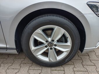 VW Passat Variant Basic 2.0TDI 110kW DSG Webasto Tažné LED - 19