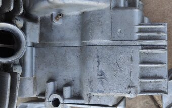 ČZ 125/516 motor, hlavy, válec, kartery, víko_ - 19
