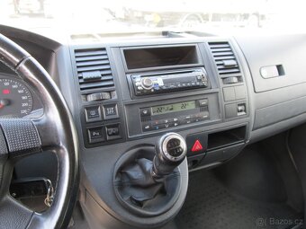 Volkswagen Caravelle 2.5 TDI 7 míst 4 MOTION - 19