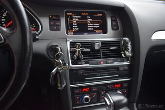 Audi Q7 3.0TDi 4X4/FACELIFT/TAŽNÉ/BOSE - 19