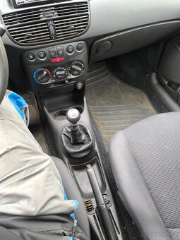 Fiat Punto 1.2 8V - 19