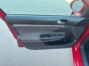 VW GOLF V VARIANT 1.6 - 19